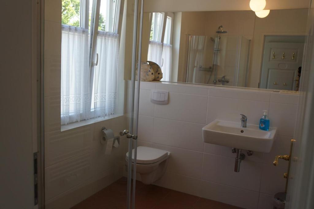 Haus Buddenbrock Auf Ruegen Вик Номер фото